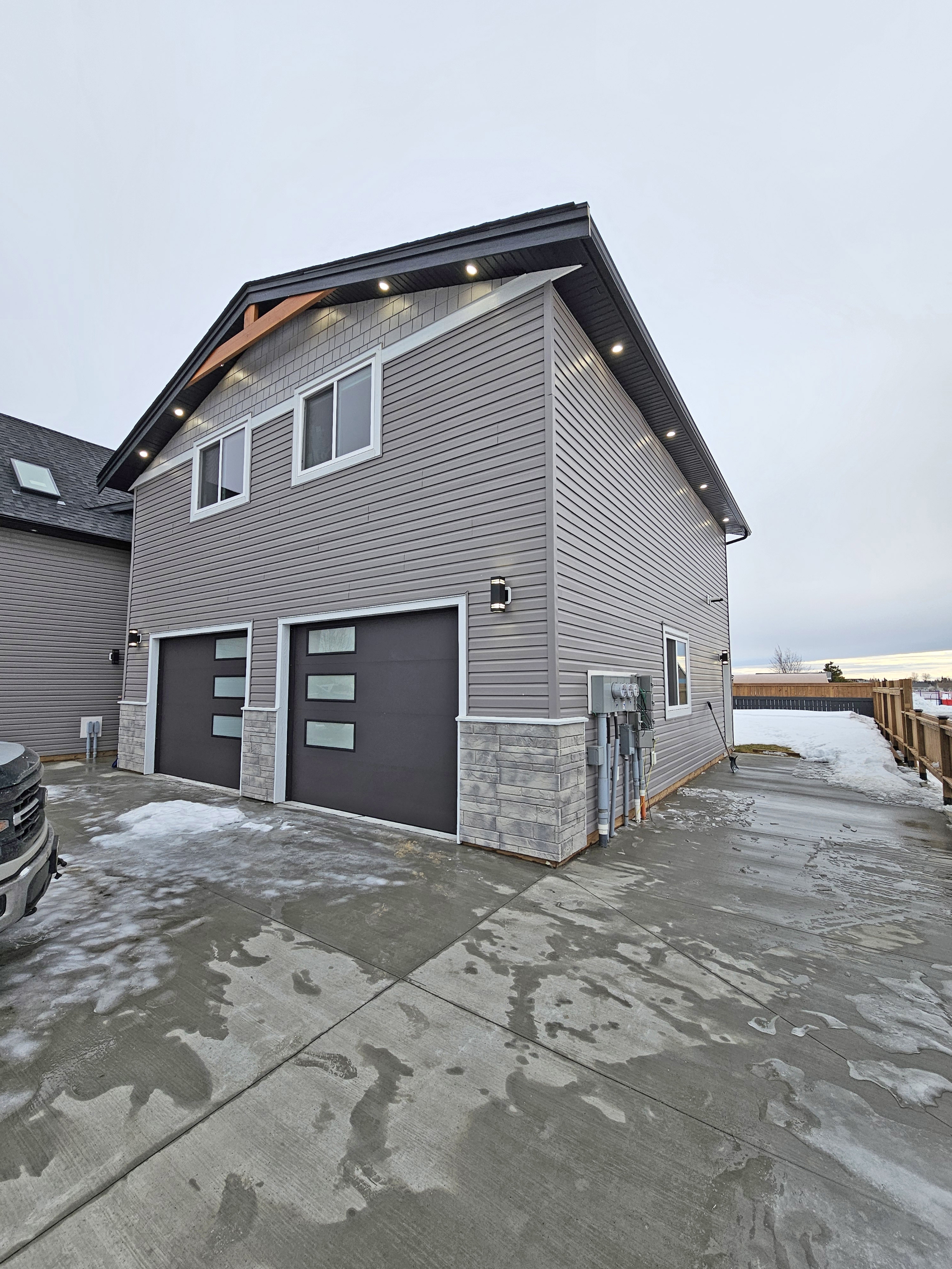 8915 112 Avenue - Suite Above Shop